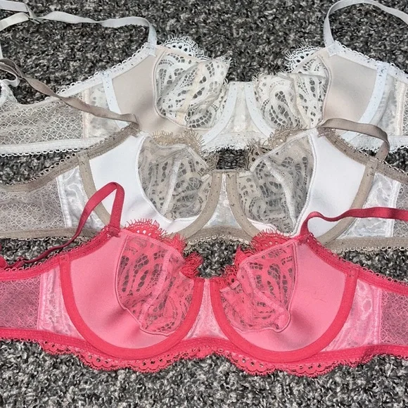 3 Victoria’s Secret lace bras